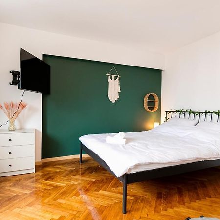 Chmielna - 250M Od Zlotych Tarasow, 350M Od Dworca Centralnego - Wifi - Smart Tv 55 Cali - Better Rental Varşova Dış mekan fotoğraf