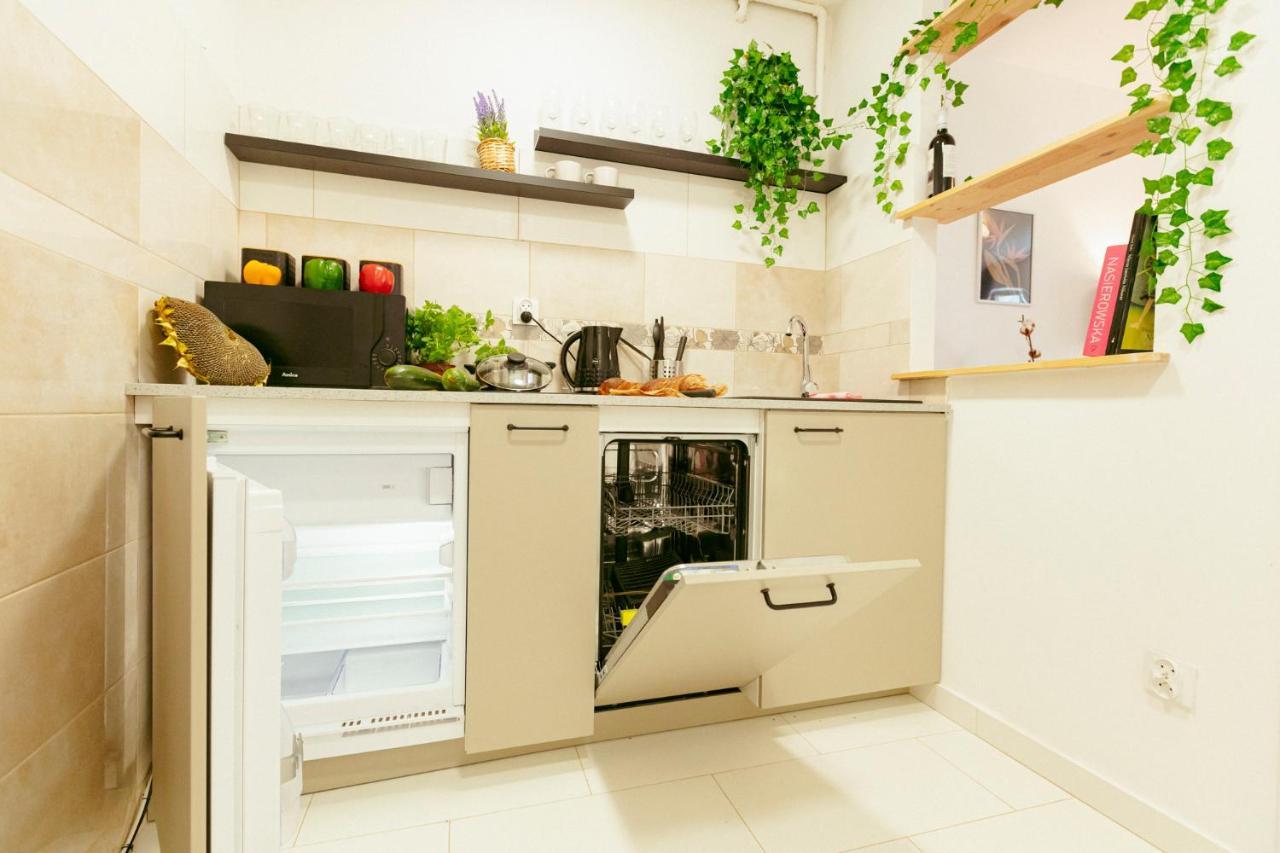 Chmielna - 250M Od Zlotych Tarasow, 350M Od Dworca Centralnego - Wifi - Smart Tv 55 Cali - Better Rental Varşova Dış mekan fotoğraf