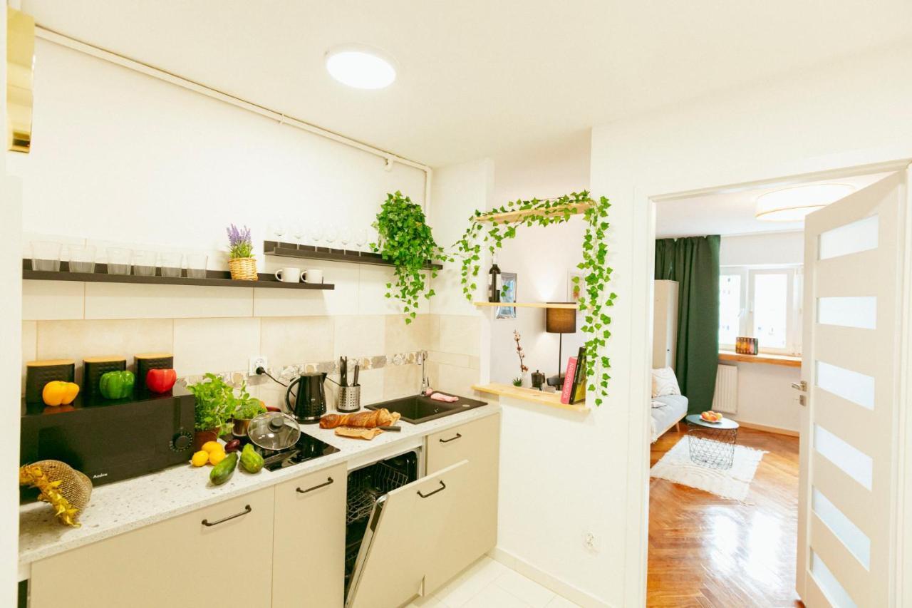 Chmielna - 250M Od Zlotych Tarasow, 350M Od Dworca Centralnego - Wifi - Smart Tv 55 Cali - Better Rental Varşova Dış mekan fotoğraf